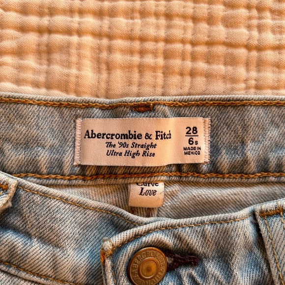 Abercrombie 90s straight ultra high rise Jean, curve love - Picture 3 of 3